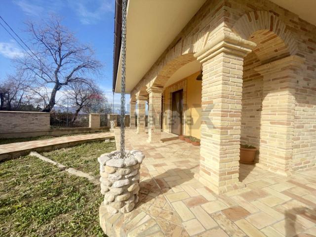 Villetta indipendente in vendita di 211 m²