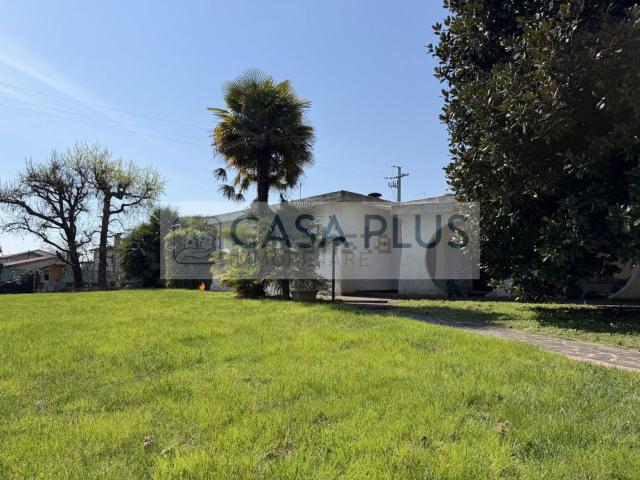 Villetta indipendente in vendita di 211 m²