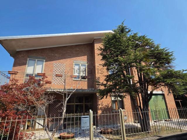 Villetta indipendente in vendita di 211 m² in Strada Gonzaga, 4