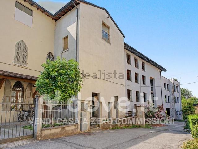 Villetta indipendente in vendita di 212 m² in Via Luigi Semenza, 13