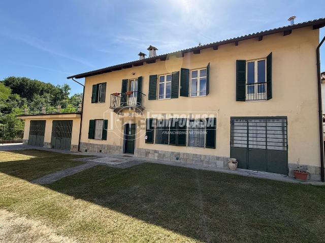 Villetta indipendente in vendita di 212 m² in Via Valsungana, 11