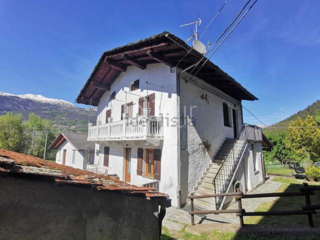 Villetta indipendente in vendita di 212 m² in Frazione Champlong Vaillon