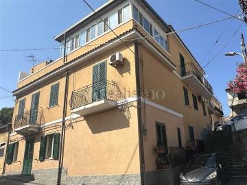 Villetta indipendente in vendita di 213 m² in Via Dottore Raimondi