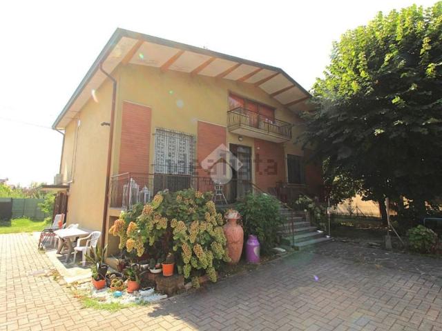 Villetta indipendente in vendita di 213 m² in Via Leonardo da Vinci, 4
