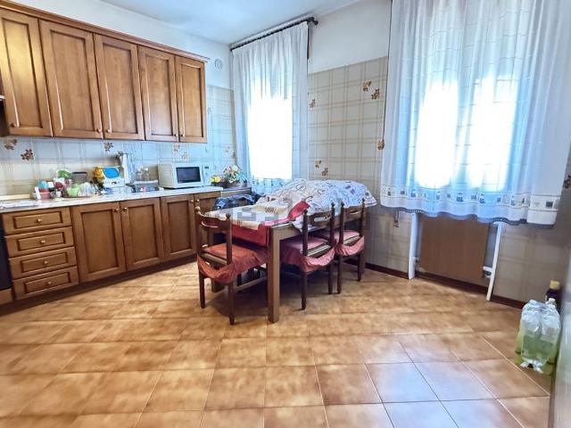 Villetta indipendente in vendita di 213 m² in Via Montà