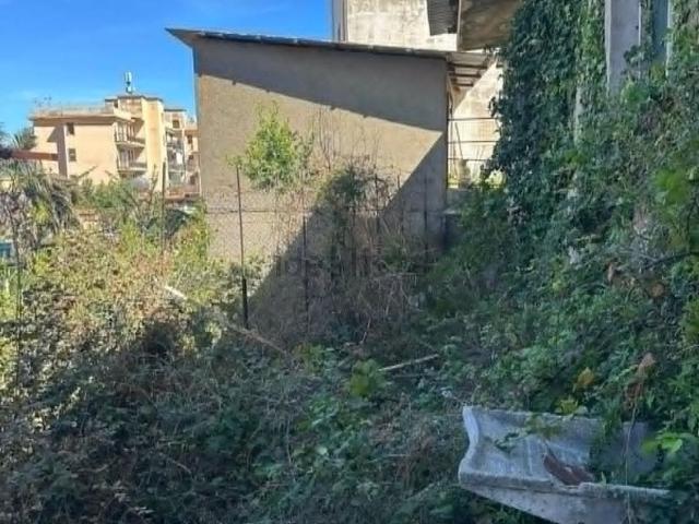 Villetta indipendente in vendita di 213 m² in Via Saponara II
