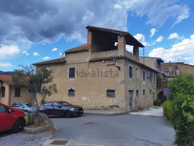 Villetta indipendente in vendita di 213 m² in Frazione Castelli