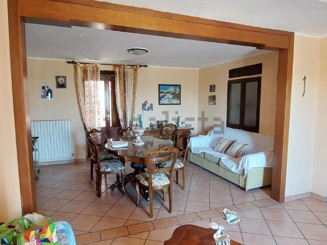 Villetta indipendente in vendita di 213 m² in Frazione Colliberti, 268