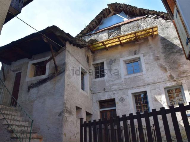 Villetta indipendente in vendita di 213 m² in Località Calasca Dentro, 106