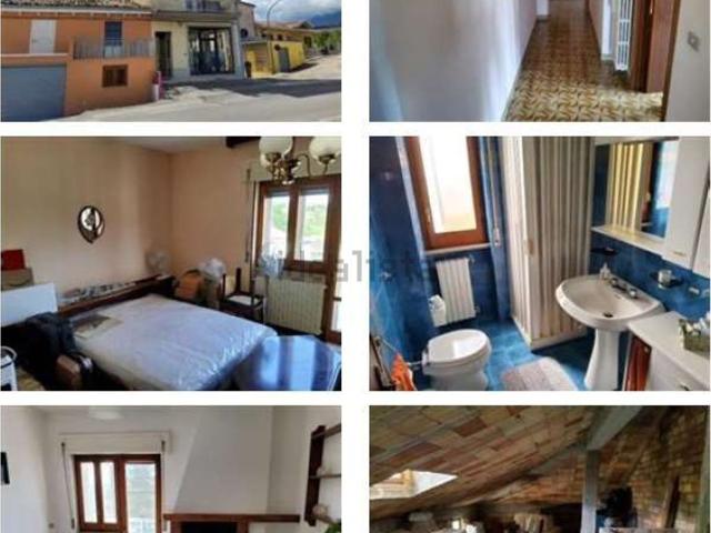 Villetta indipendente in vendita di 213 m² in Località San Bartolomeo, 77