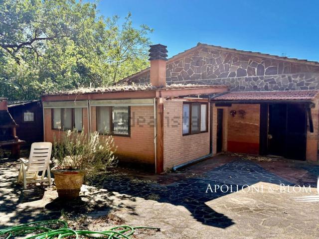 Villetta indipendente in vendita di 213 m² in Strada di Cignano, 54