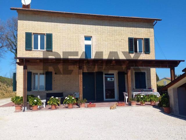 Villetta indipendente in vendita di 213 m² in Strada Montapponese, 4