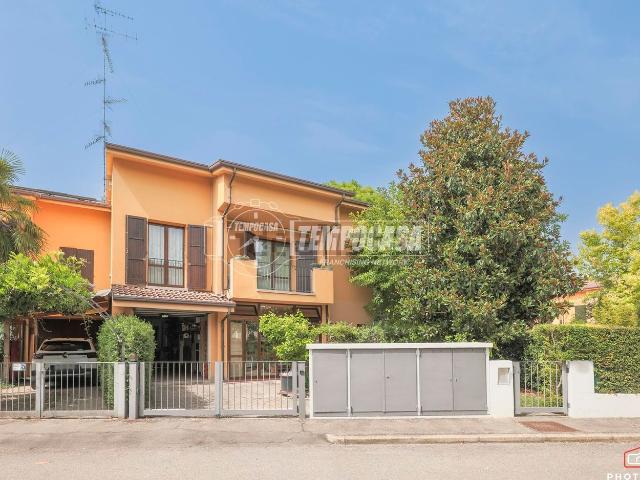 Villetta indipendente in vendita di 214 m² in Via Anna Kuliscioff