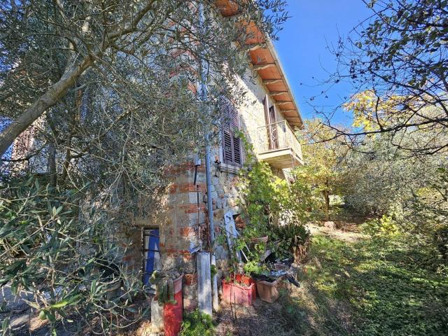 Villetta indipendente in vendita di 214 m² in Via Aretina Sud