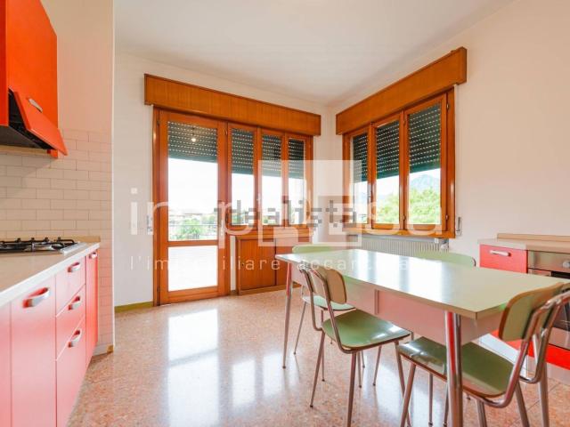 Villetta indipendente in vendita di 214 m² in Via Dalmazia