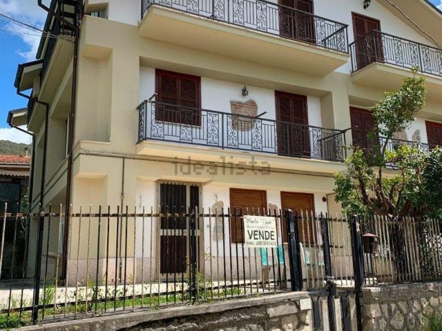 Villetta indipendente in vendita di 214 m² in Via Mopolino