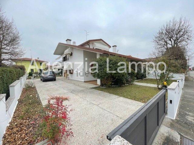 Villetta indipendente in vendita di 214 m² in Via Niccolò Paganini