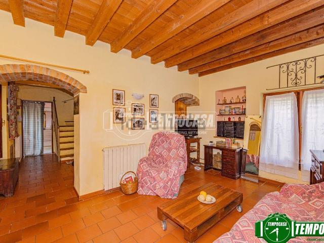 Villetta indipendente in vendita di 214 m² in Via Staffarda
