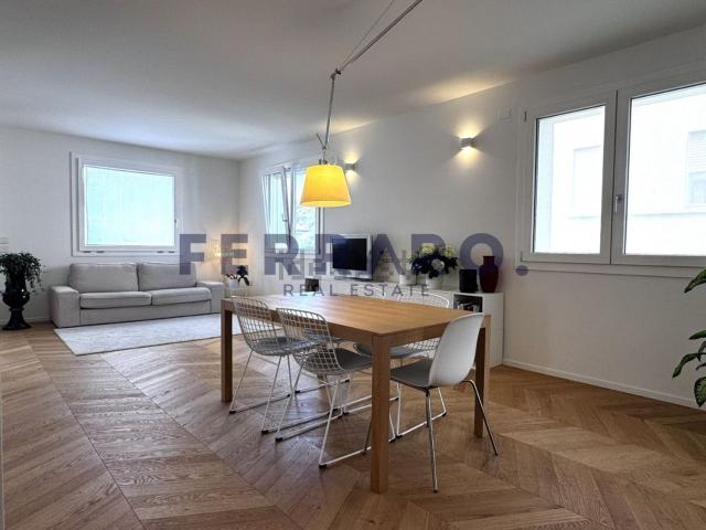Villetta indipendente in vendita di 214 m² in Via Tripolitania