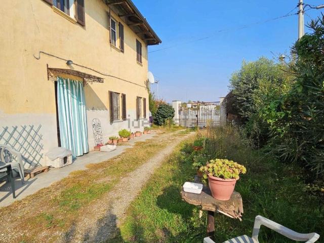Villetta indipendente in vendita di 214 m² in Via Vercelli