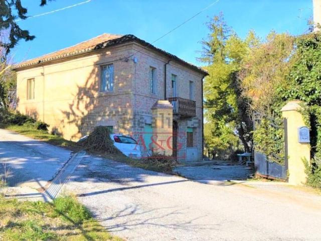 Villetta indipendente in vendita di 214 m² in Frazione Quinzano