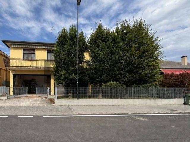 Villetta indipendente in vendita di 215 m²