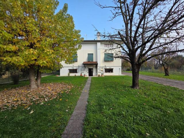 Villetta indipendente in vendita di 215 m²