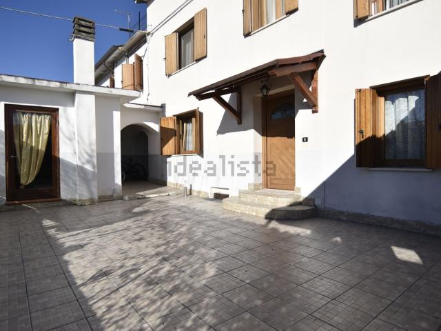 Villetta indipendente in vendita di 215 m²