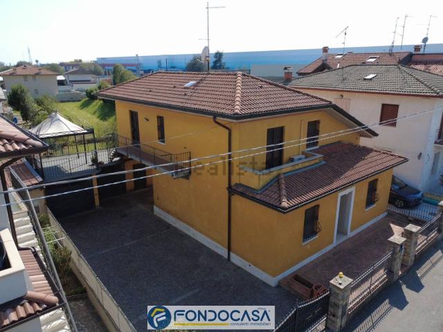 Villetta indipendente in vendita di 215 m²