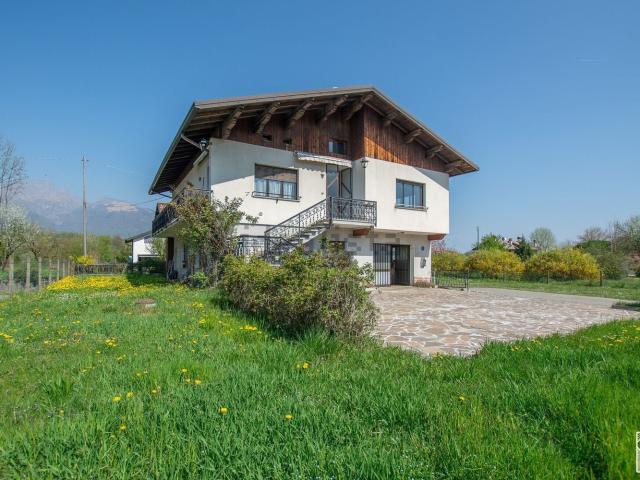 Villetta indipendente in vendita di 233 m² in Via Casonetto, 91