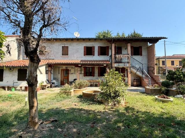Villetta indipendente in vendita di 215 m² in Via Castelliviero, 1