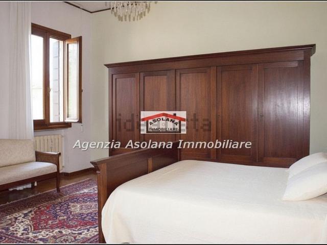 Villetta indipendente in vendita di 215 m² in Via A. De Gasperi