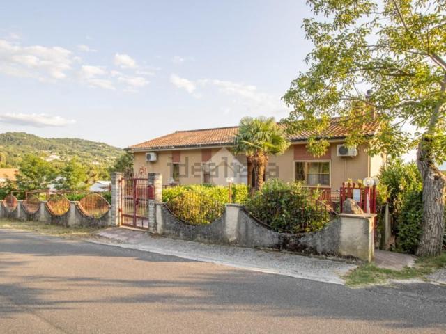 Villetta indipendente in vendita di 215 m² in Via Antonio Gramsci, 64