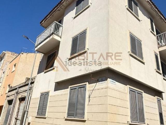 Villetta indipendente in vendita di 215 m² in Via Alfonso la Marmora, 47