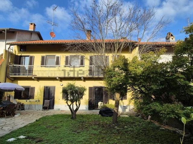 Villetta indipendente in vendita di 215 m² in Via Garibaldi, 12