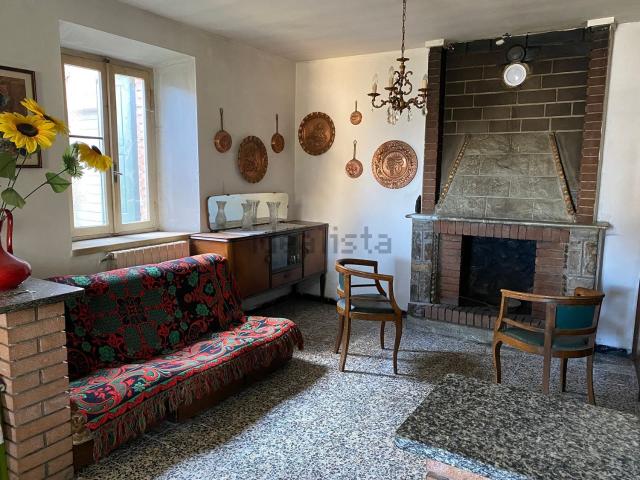Villetta indipendente in vendita di 215 m² in Via della Piscina