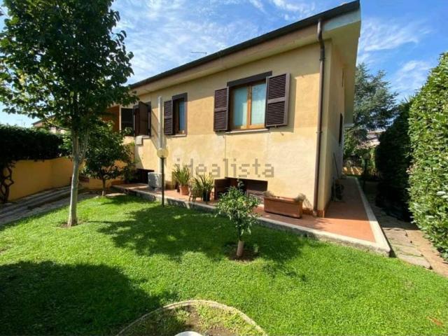 Villetta indipendente in vendita di 215 m² in Via di Mezzo Superiore