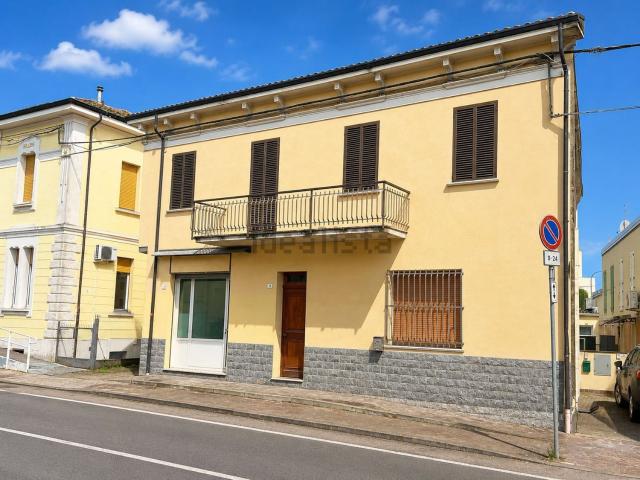 Villetta indipendente in vendita di 215 m² in Via Epaminonda Farini, 75