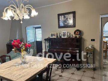 Villetta indipendente in vendita di 215 m² in Via Napoli
