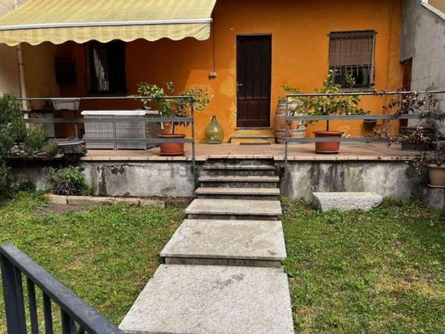 Villetta indipendente in vendita di 215 m² in Via San Gaudenzio, 5