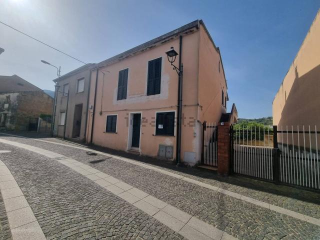Villetta indipendente in vendita di 215 m² in Via San Pietro