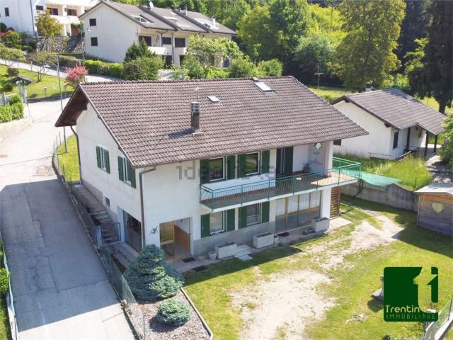 Villetta indipendente in vendita di 215 m² in Via Prati Magri, 11