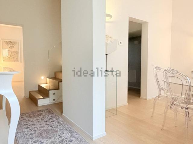 Villetta indipendente in vendita di 215 m² in Via Vincenzo Monti