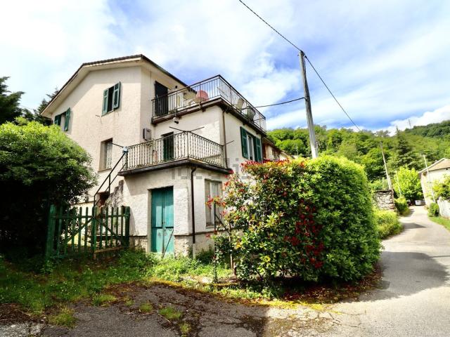 Villetta indipendente in vendita di 215 m² in Frazione lagomarsino