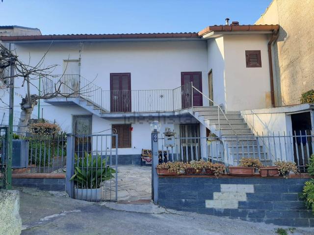 Villetta indipendente in vendita di 215 m² in Località Colle Maiano