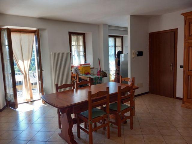 Villetta indipendente in vendita di 215 m² in Piazza della Chiesa