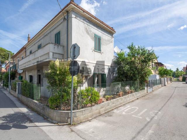 Villetta indipendente in vendita di 216 m²
