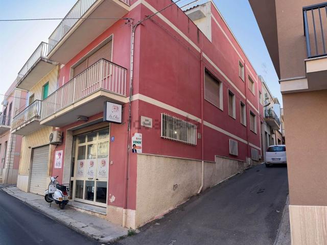Villetta indipendente in vendita di 216 m² in Via Abramo Lincoln, 119