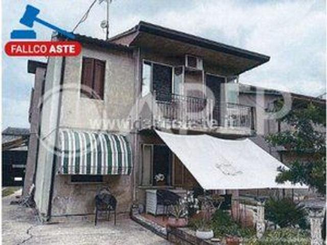 Villetta indipendente in vendita di 216 m² in Via Asilo, 17