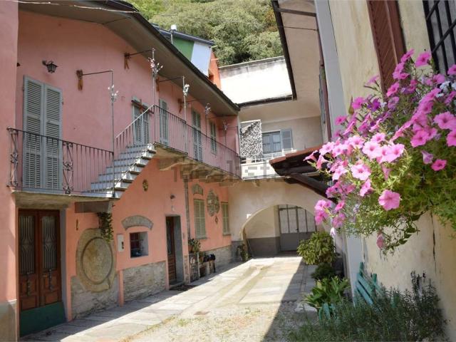 Villetta indipendente in vendita di 216 m² in Via de Regibus, 13